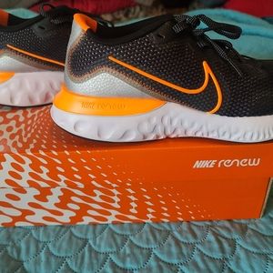 Nike Renew Run